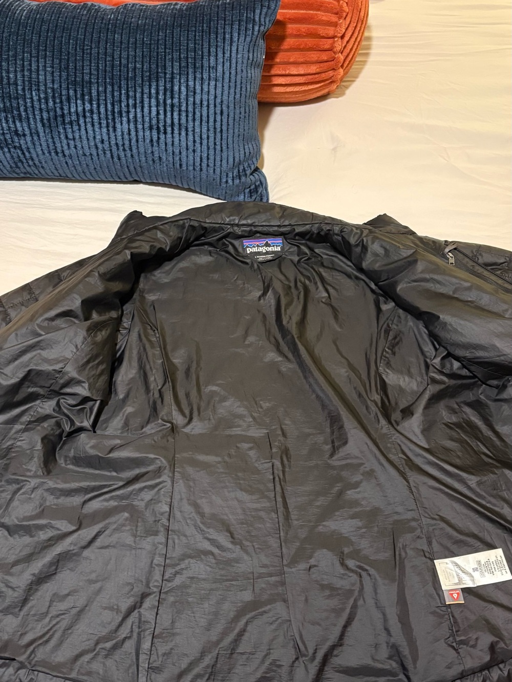 Nano Puff Insulated Jacket | Women’s Large | Black - Picture 2 of 4
